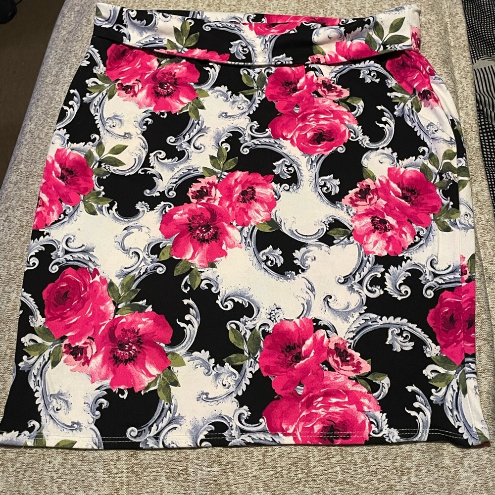 XL Women’s pencil skirt 🌸